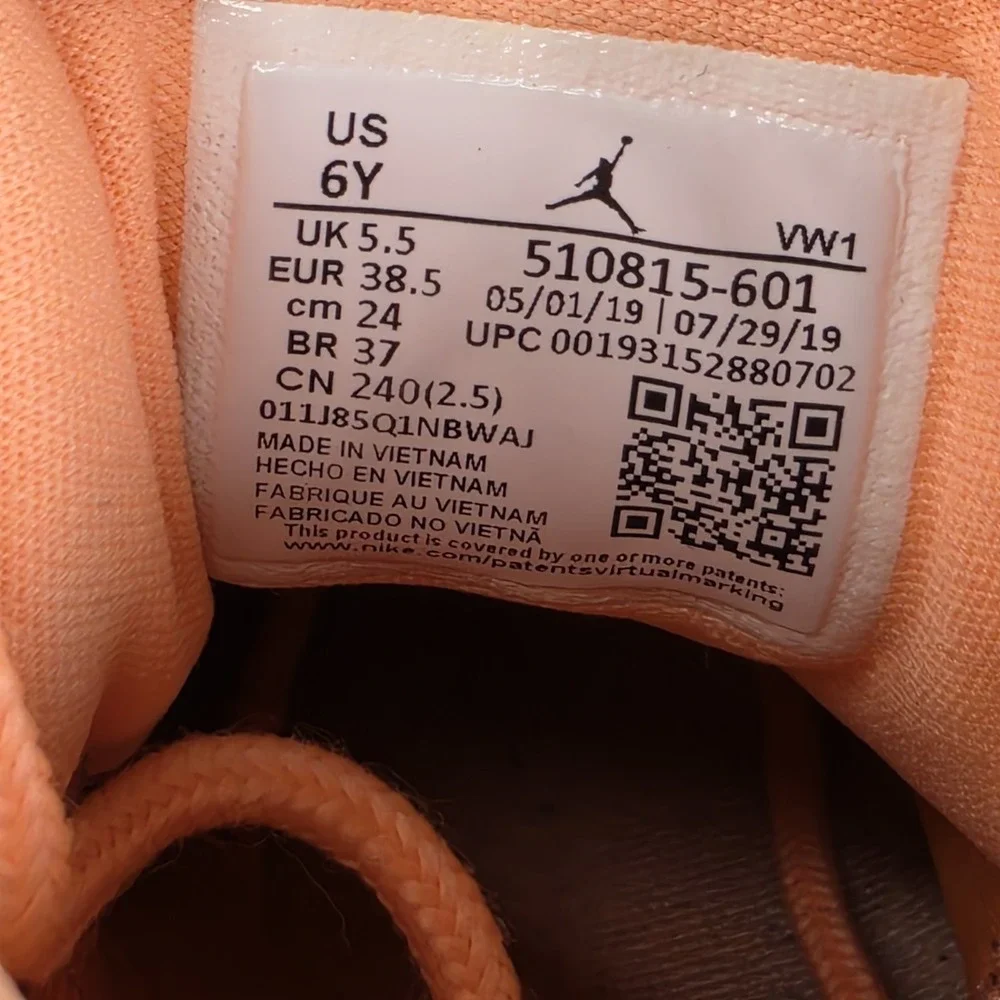 Jordan 12 Retro GS Sunrise Hot Punch Pink Orange‎ 510815-601 Size 6Y Women 7.5